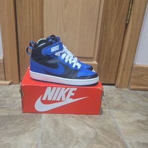 Nike High-Top Sneakers in Blue and Black